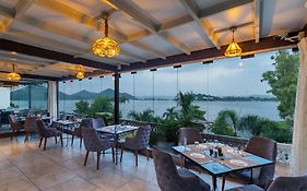 Panna Vilas - A Lake Facing Boutique Hotel